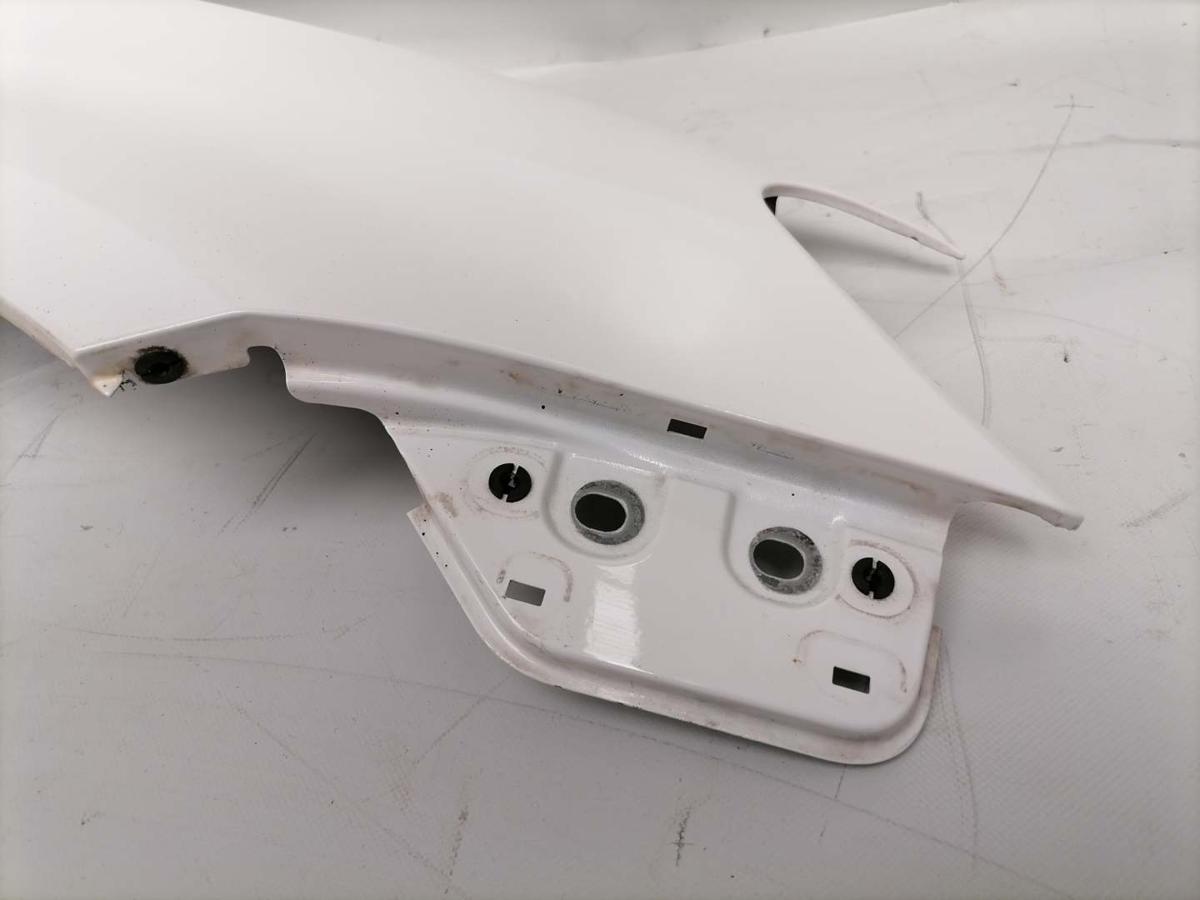 VW Caddy 3 2K original Kotfl&uuml;gel vorn rechts LB9A Candywei&szlig; Facelift Bj.2011